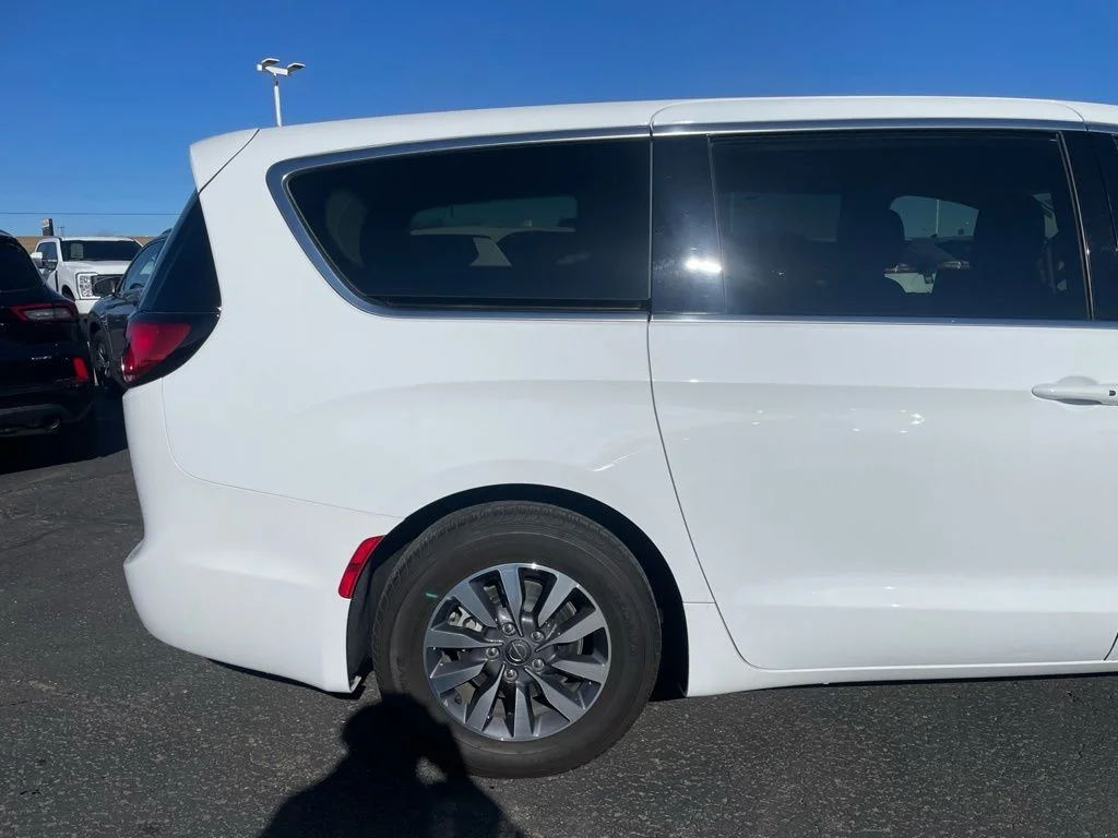 Used 2024 Chrysler Pacifica - photo 33