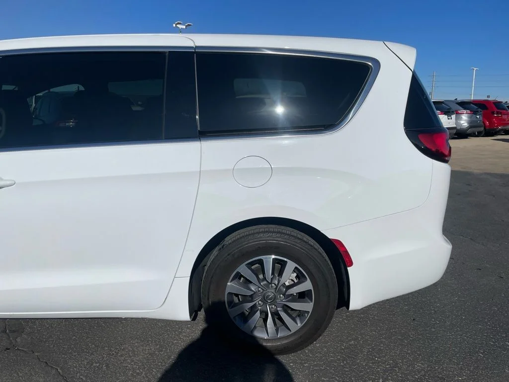 Used 2024 Chrysler Pacifica - photo 42