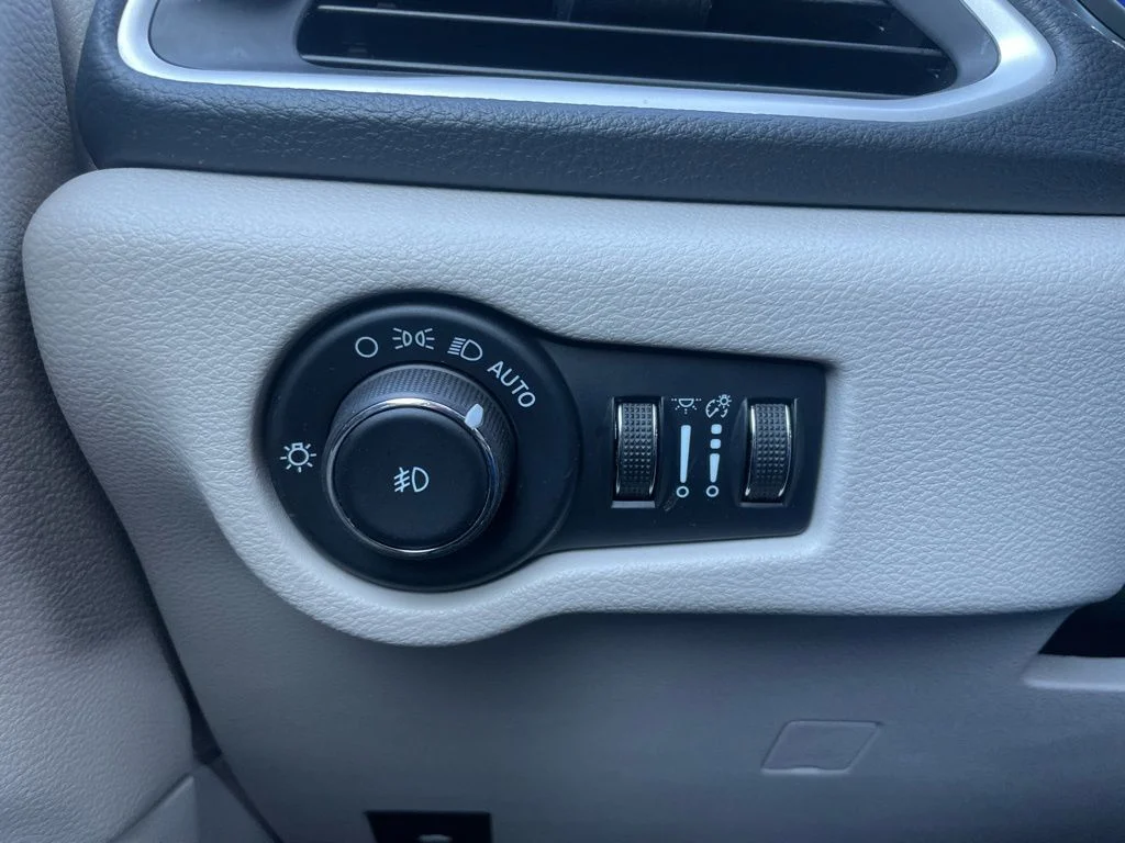 Used 2024 Chrysler Pacifica - photo 51