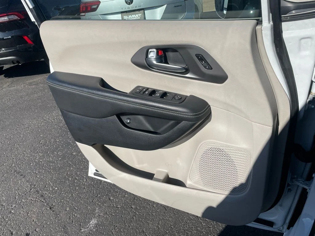 Used 2024 Chrysler Pacifica - photo 56
