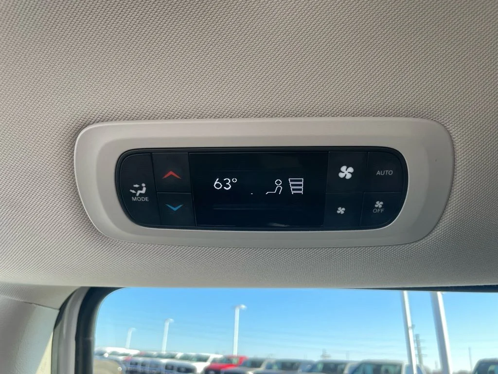 Used 2024 Chrysler Pacifica - photo 59
