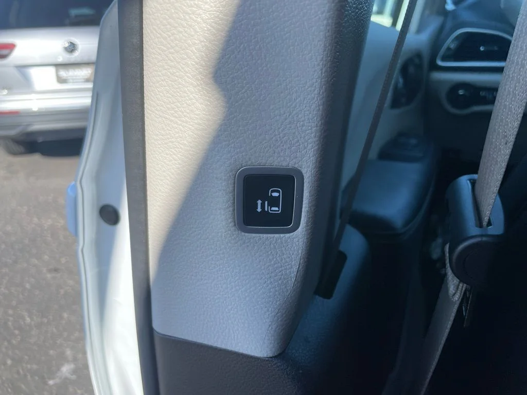 Used 2024 Chrysler Pacifica - photo 60
