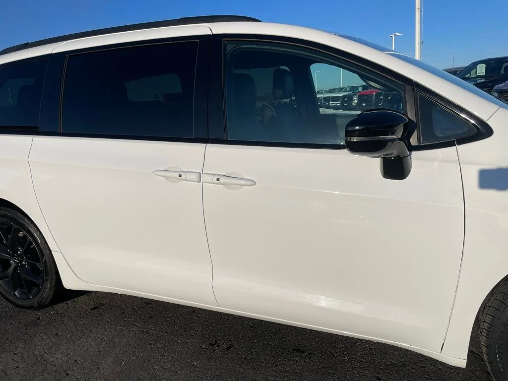 Used 2025 Chrysler Pacifica - photo 30
