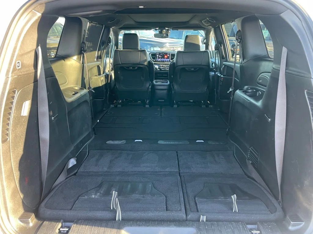 Used 2025 Chrysler Pacifica - photo 35