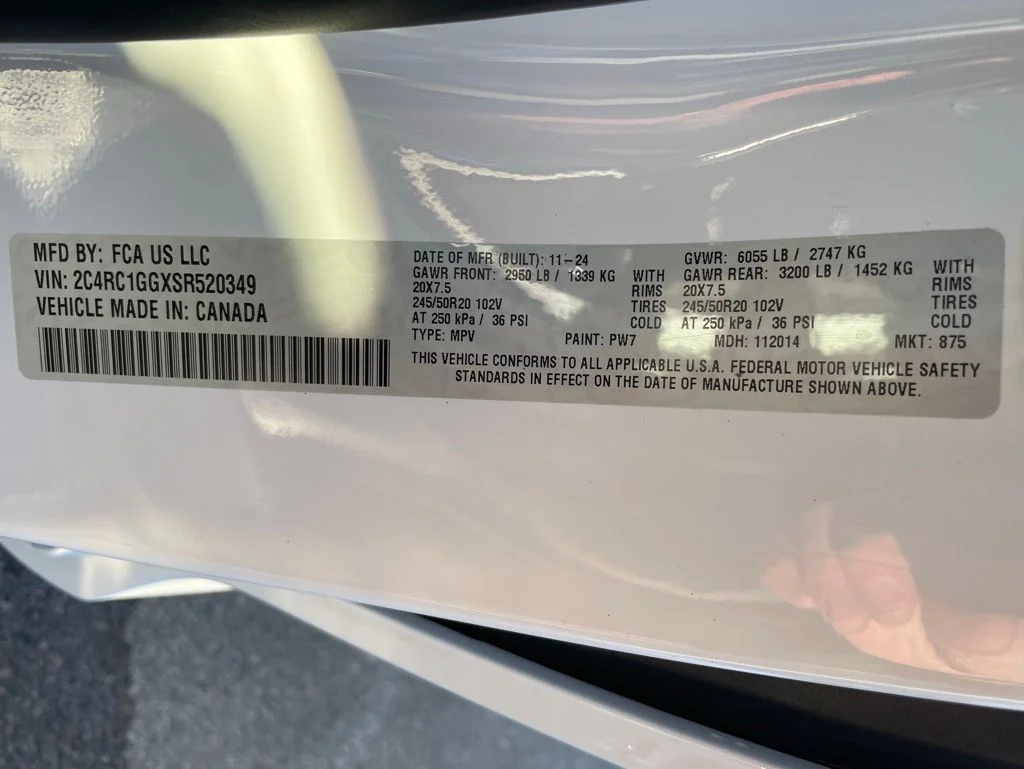 Used 2025 Chrysler Pacifica - photo 45