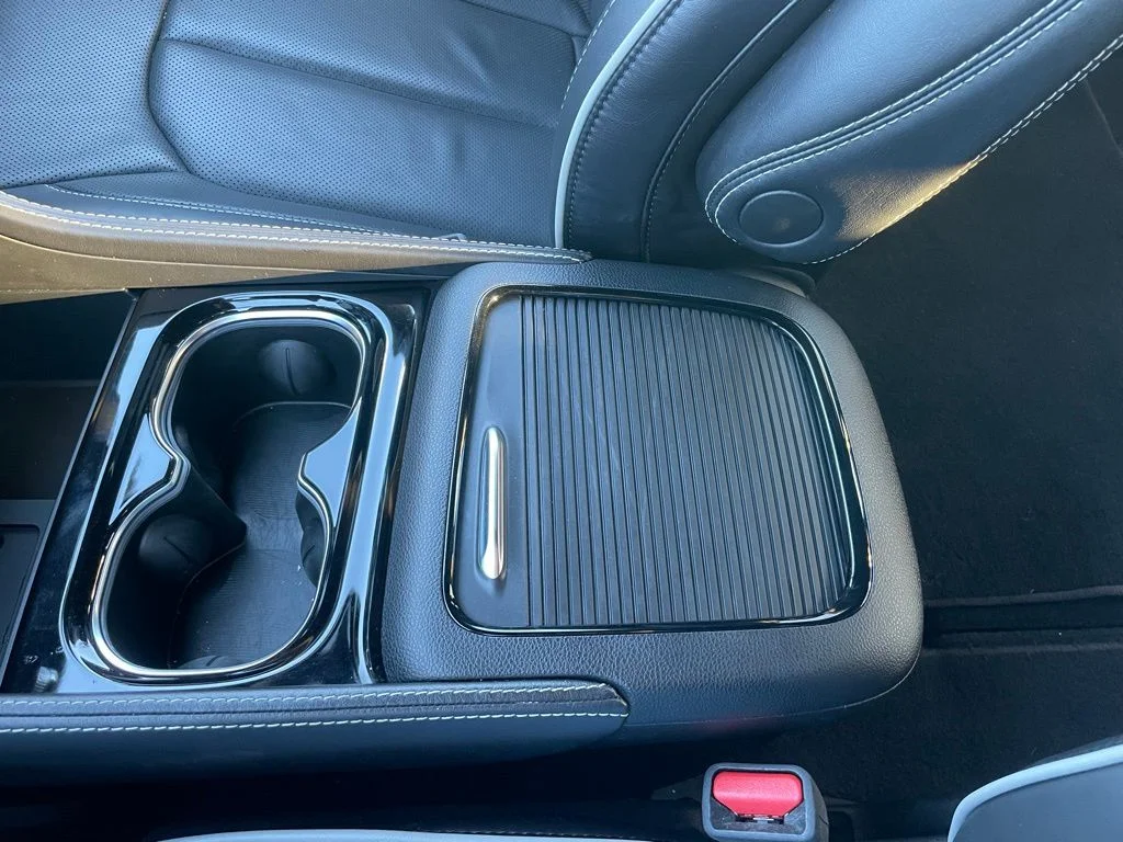 Used 2025 Chrysler Pacifica - photo 50
