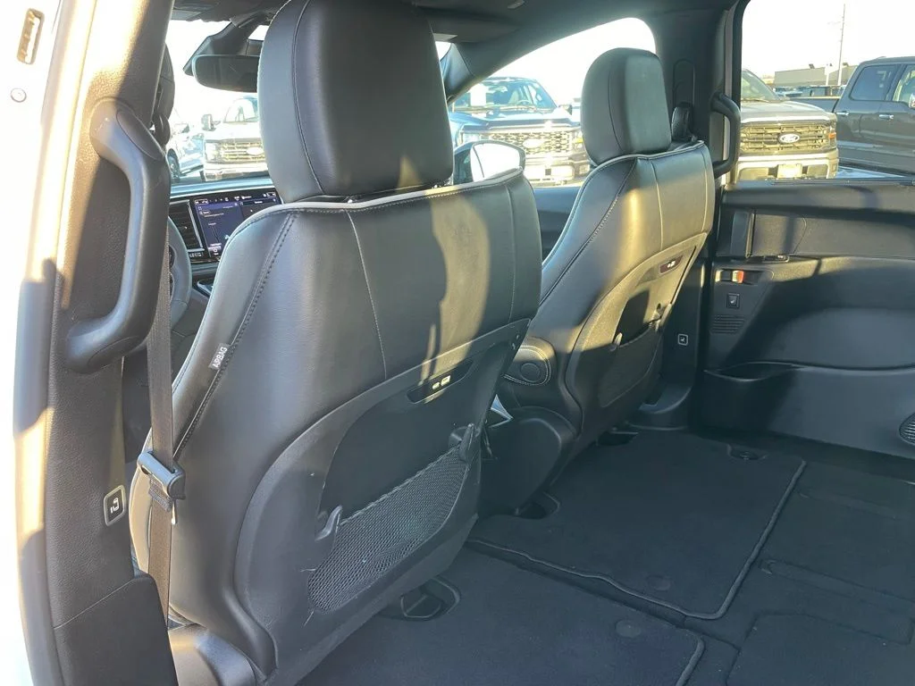 Used 2025 Chrysler Pacifica - photo 54