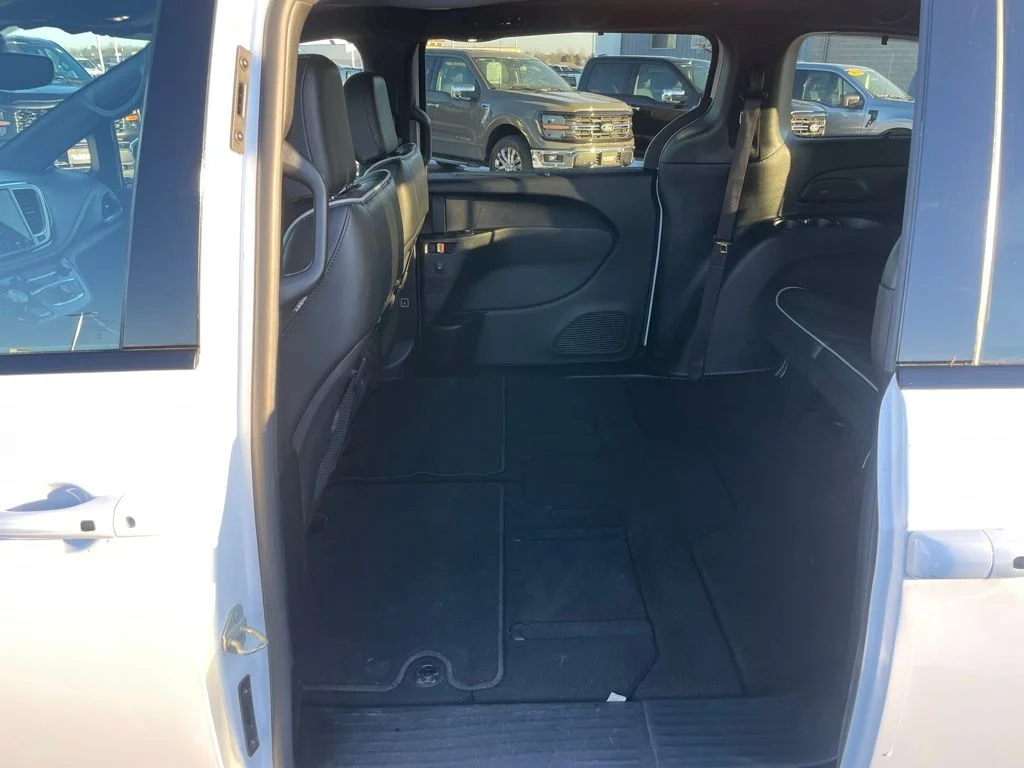 Used 2025 Chrysler Pacifica - photo 55