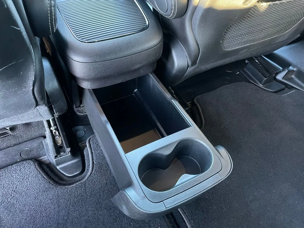 Used 2025 Chrysler Pacifica - photo 56