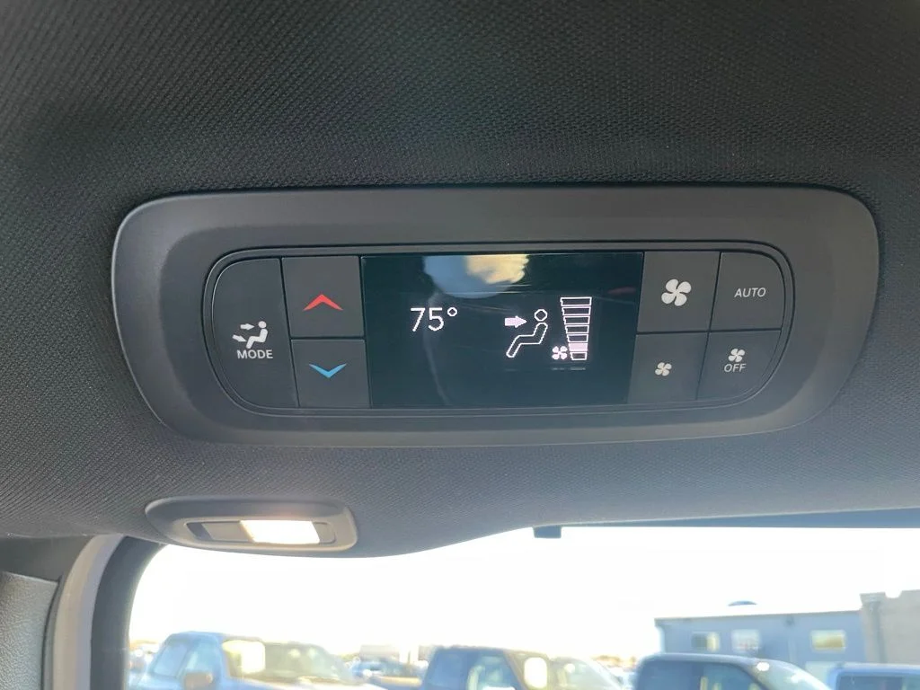 Used 2025 Chrysler Pacifica - photo 57