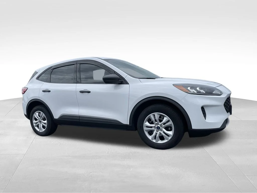 Used 2020 Ford Escape - photo 2