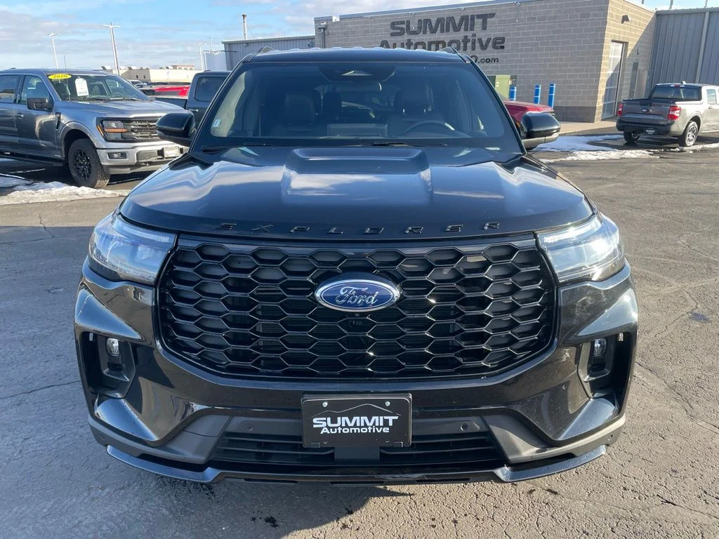Used 2025 Ford Explorer - photo 31