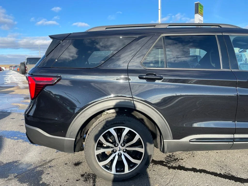 Used 2025 Ford Explorer - photo 42