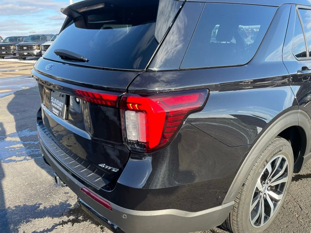 Used 2025 Ford Explorer - photo 43