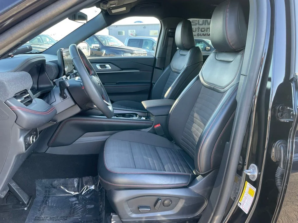 Used 2025 Ford Explorer - photo 9