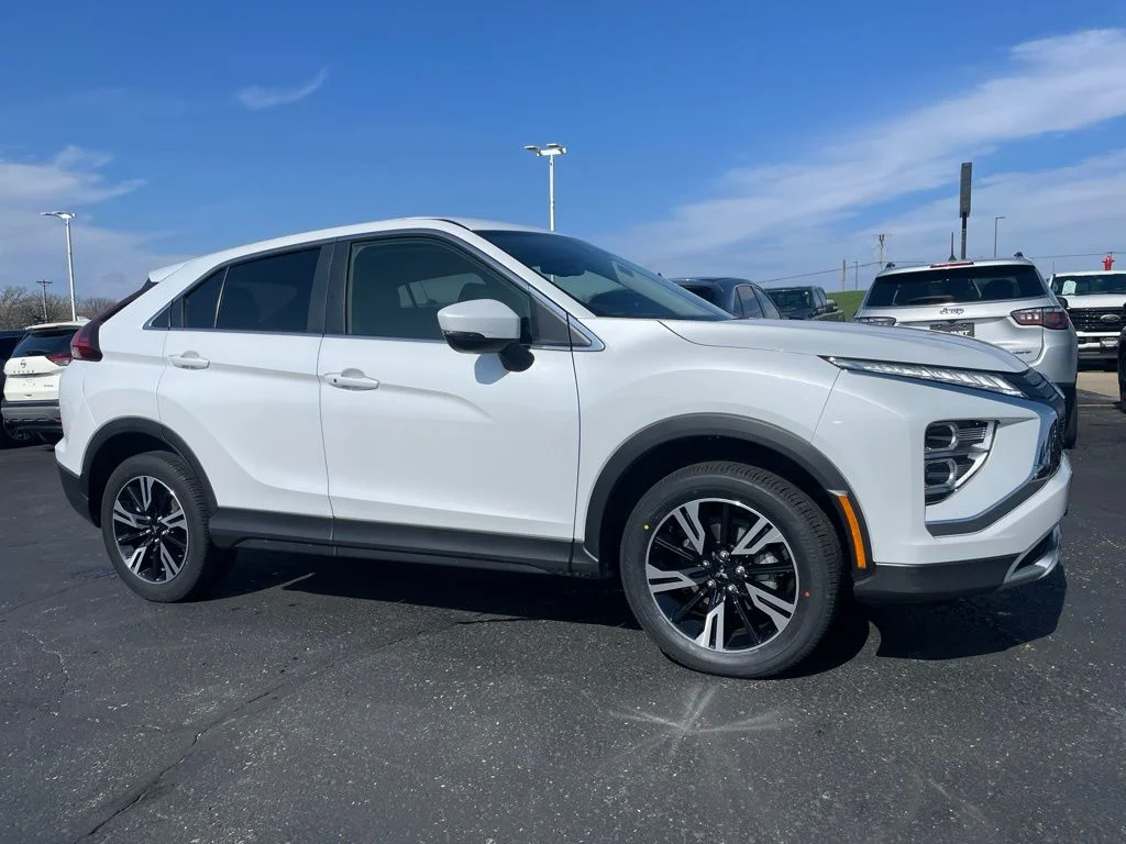 Used 2024 Mitsubishi Eclipse Cross - photo 2