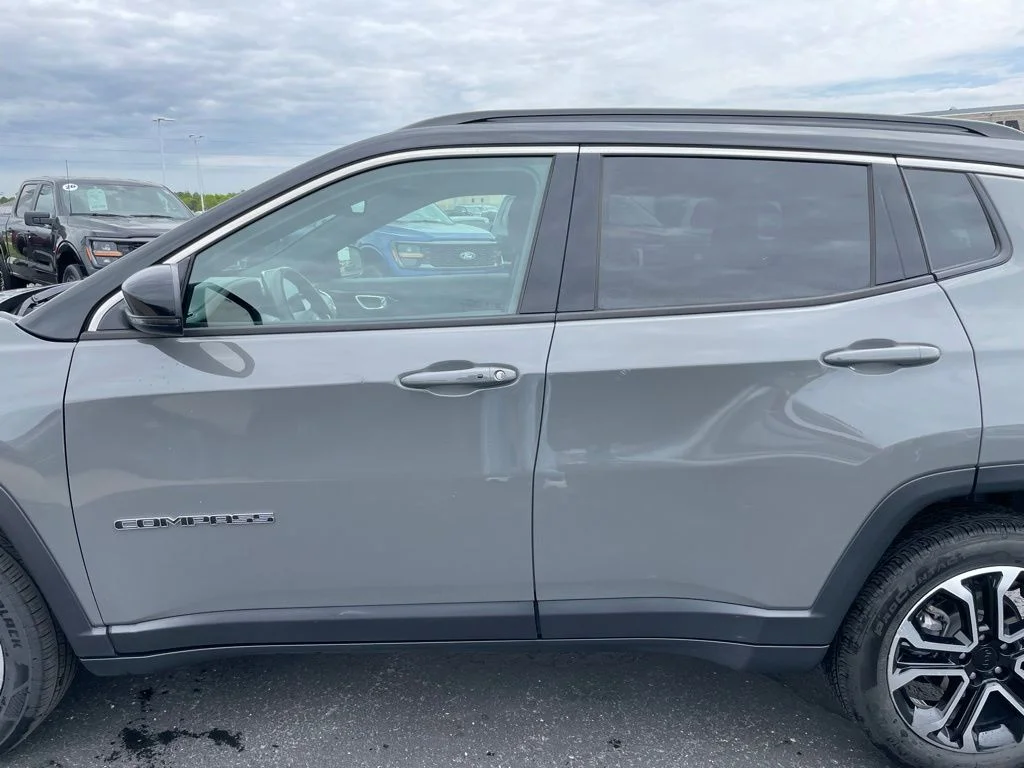 Used 2023 Jeep Compass - photo 26