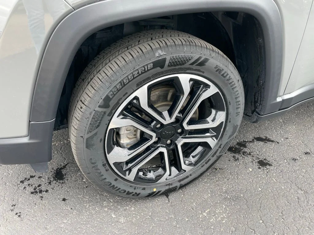 Used 2023 Jeep Compass - photo 2