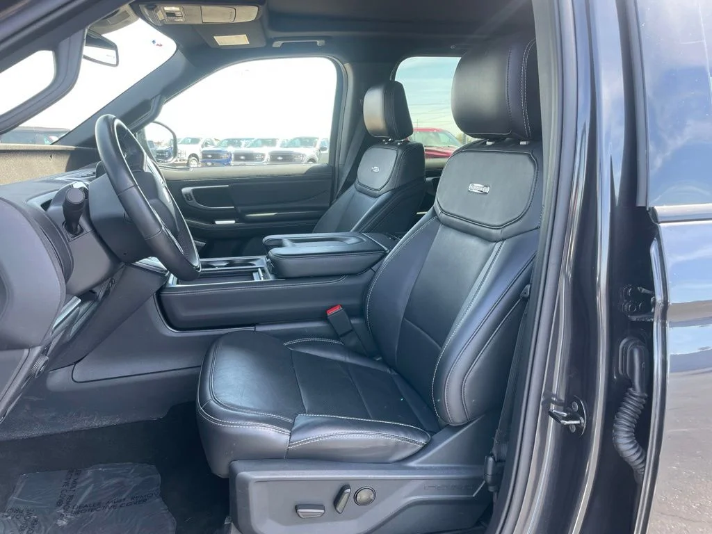 Used 2025 Ford Expedition MAX - photo 9