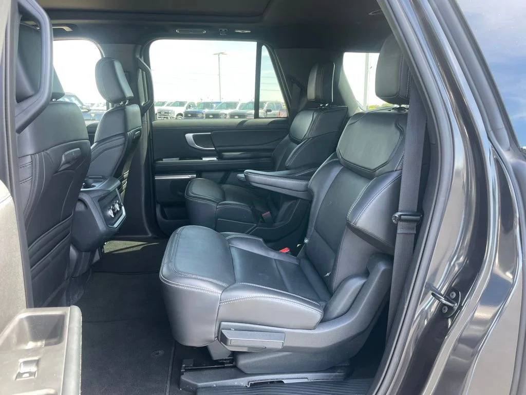 Used 2025 Ford Expedition MAX - photo 10