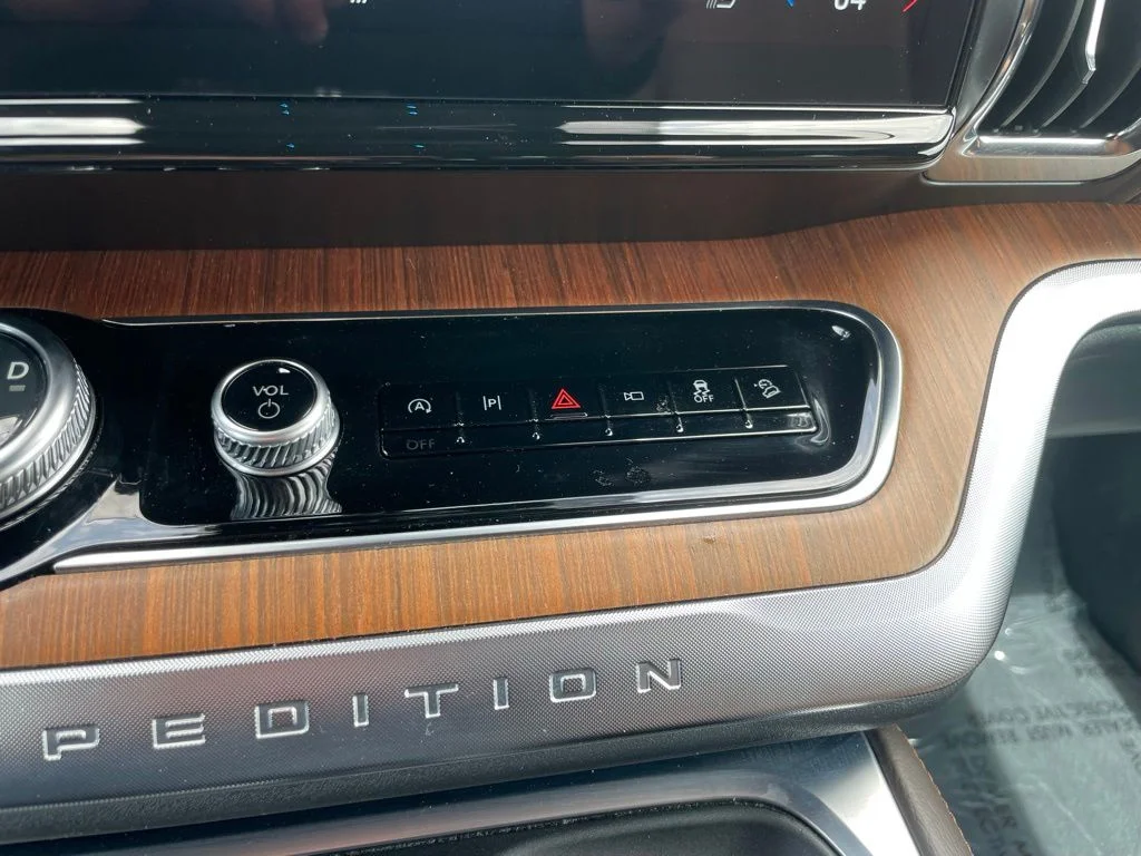 Used 2025 Ford Expedition MAX - photo 14