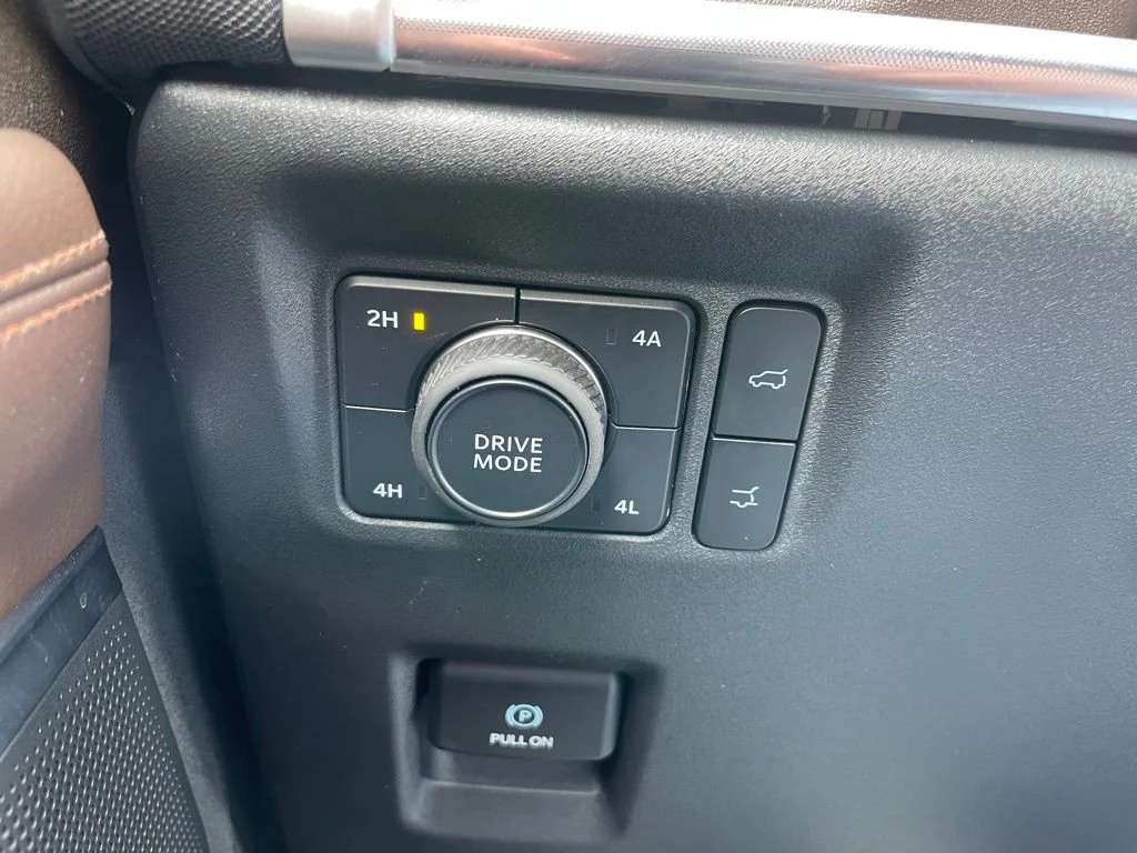 Used 2025 Ford Expedition MAX - photo 1