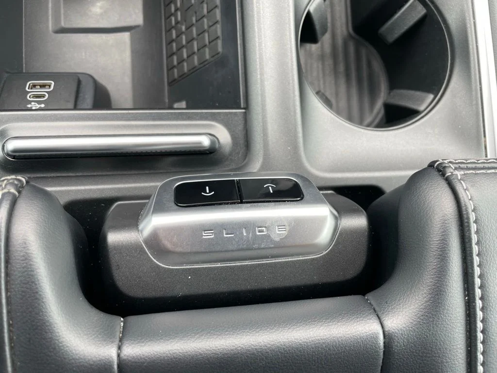 Used 2025 Ford Expedition - photo 16