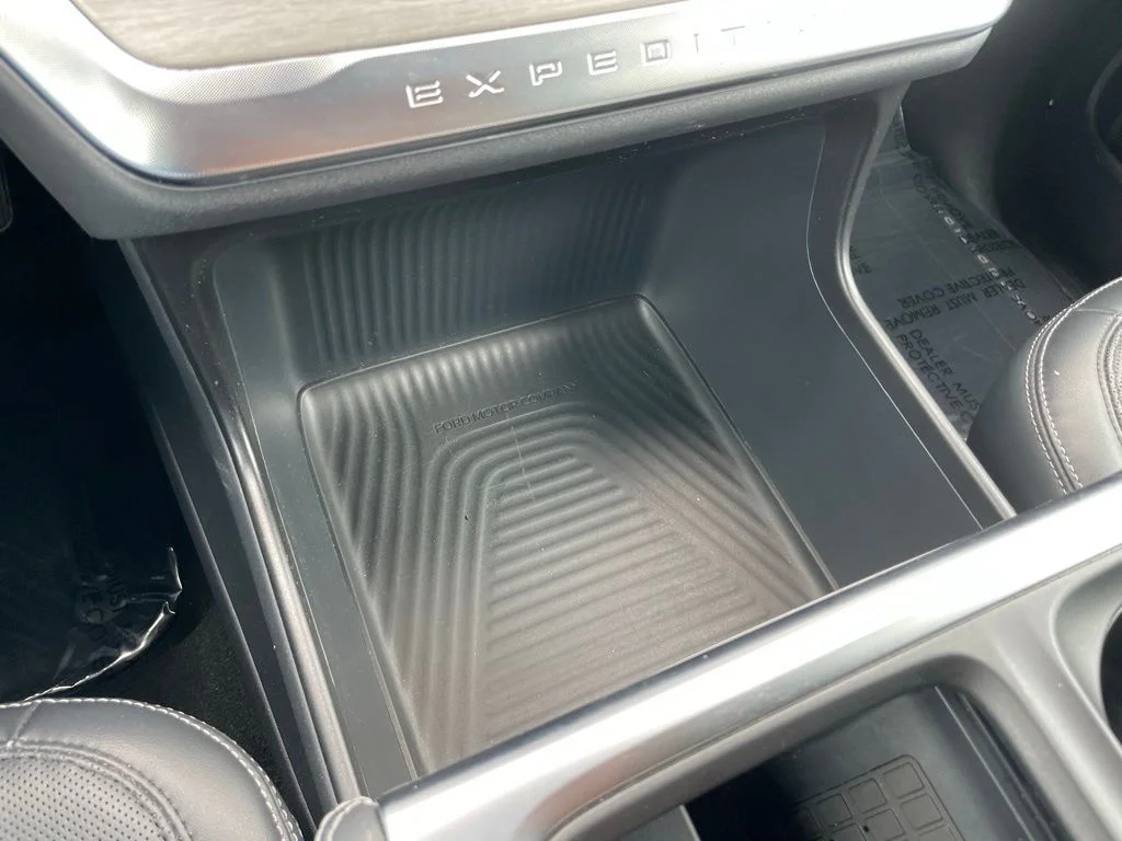 Used 2025 Ford Expedition - photo 17