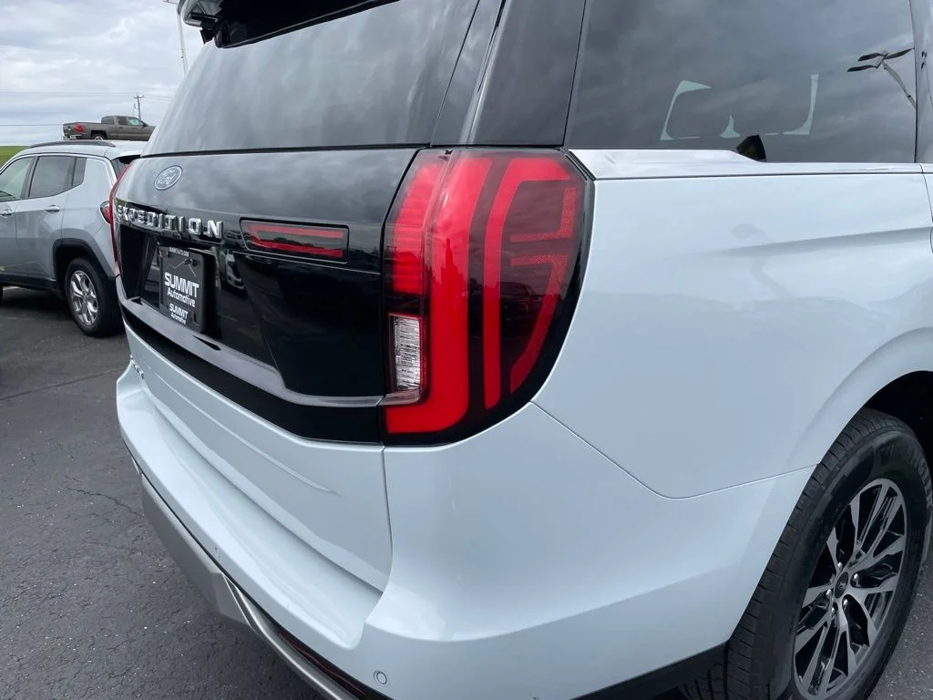 Used 2025 Ford Expedition - photo 38