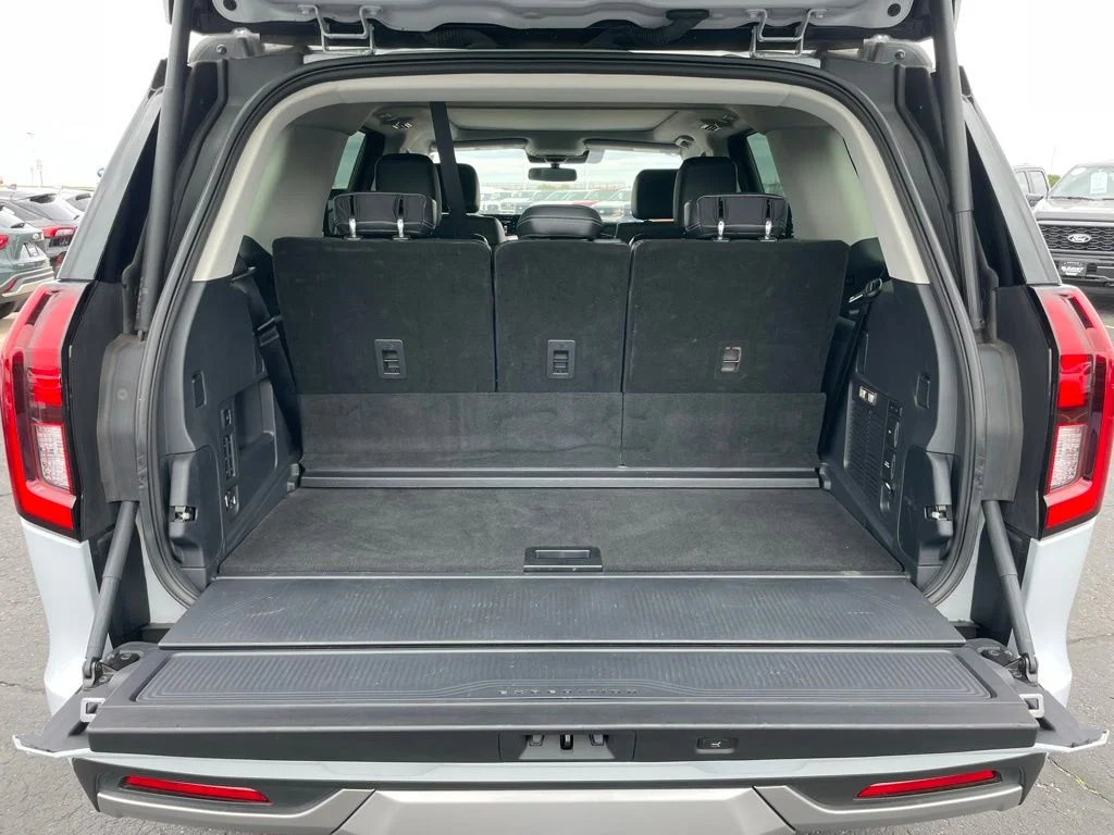 Used 2025 Ford Expedition - photo 42