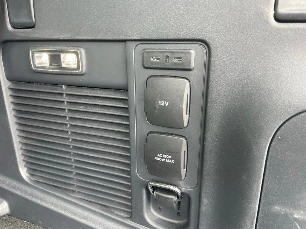 Used 2025 Ford Expedition - photo 45