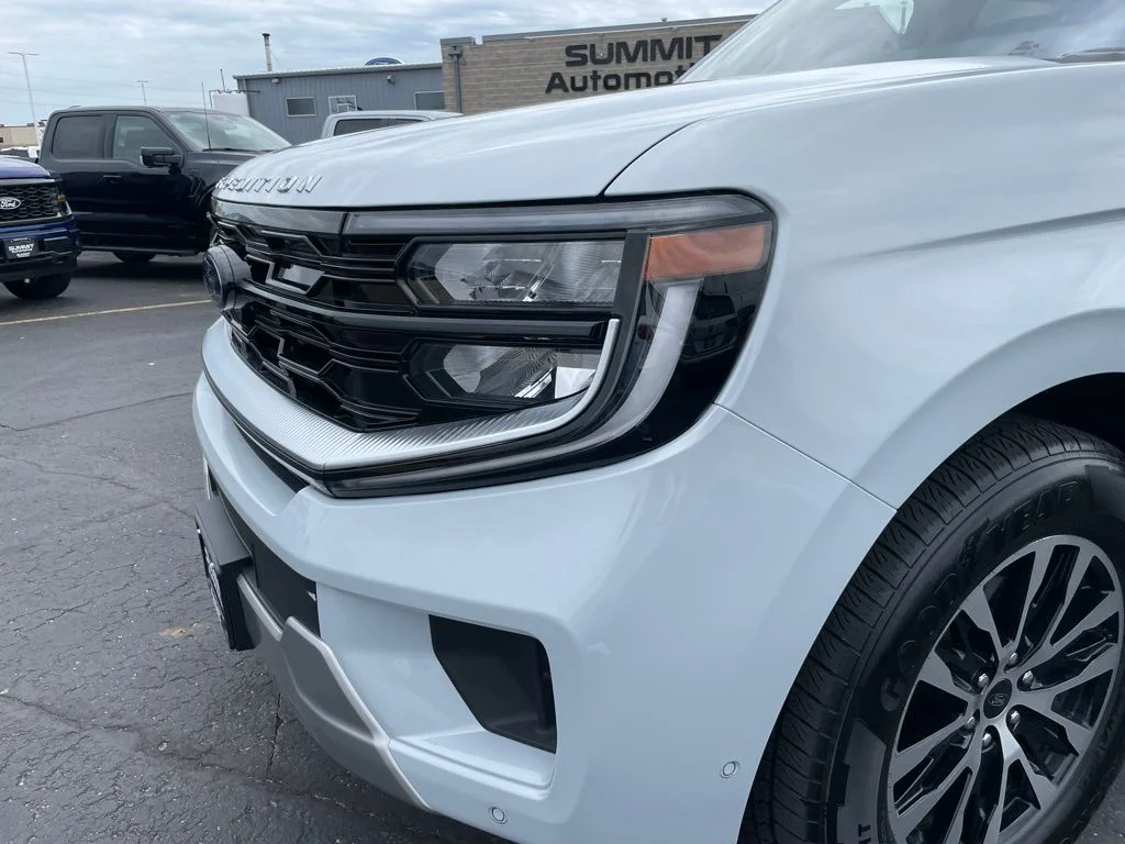 Used 2025 Ford Expedition - photo 47