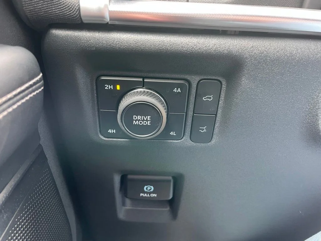 Used 2025 Ford Expedition - photo 58