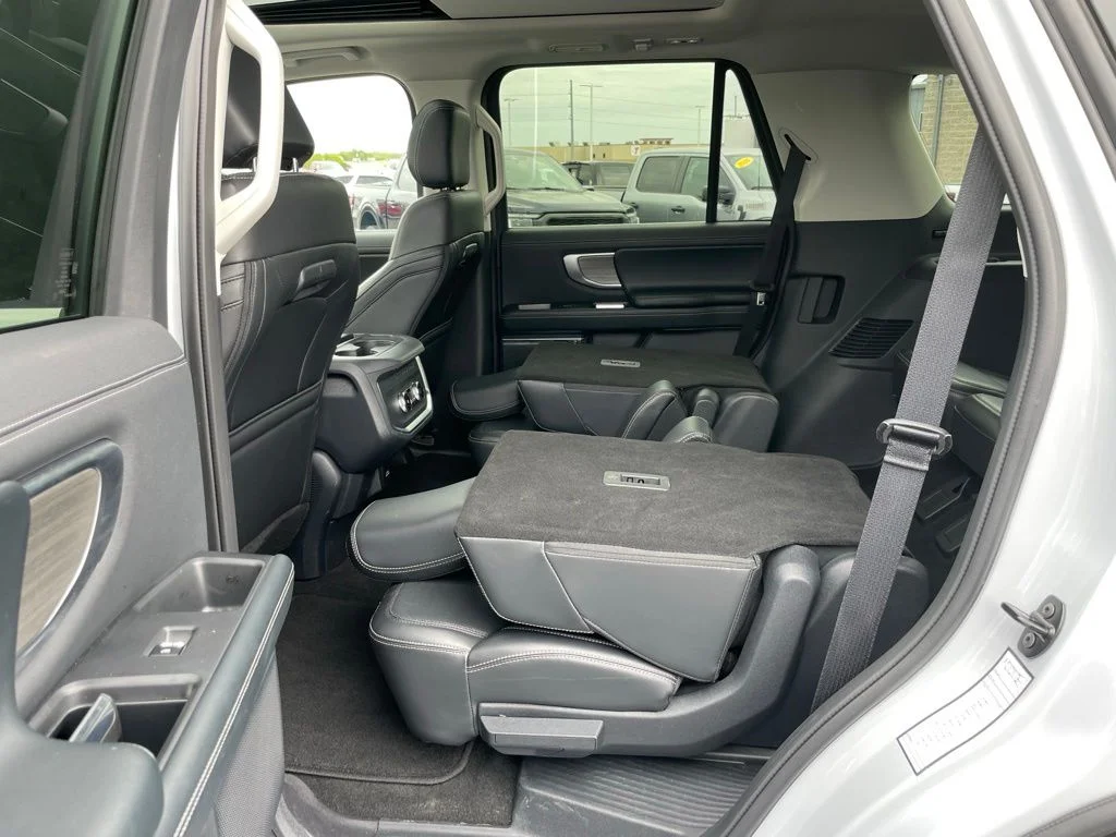 Used 2025 Ford Expedition - photo 66