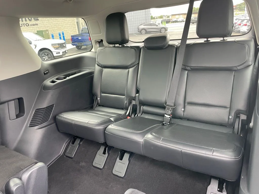 Used 2025 Ford Expedition - photo 10