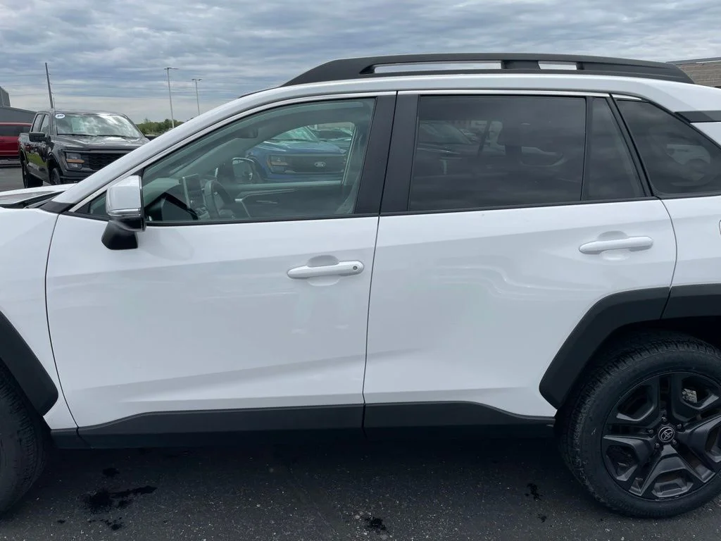 Used 2024 Toyota RAV4 - photo 31