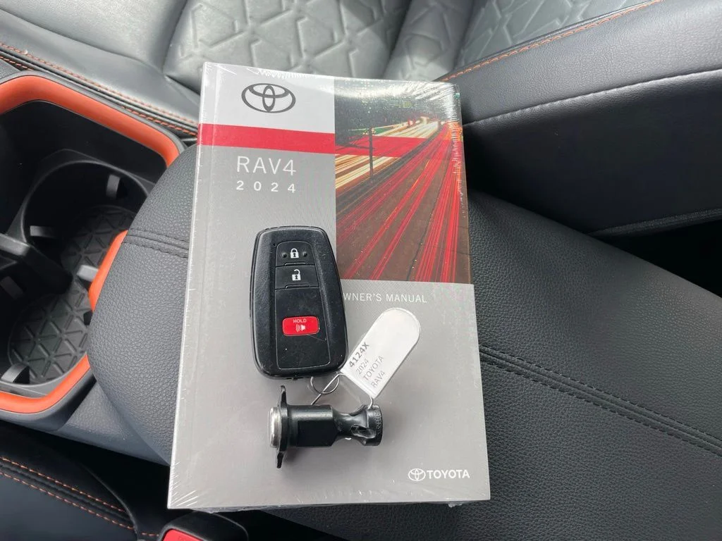 Used 2024 Toyota RAV4 - photo 40