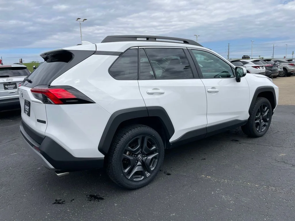 Used 2024 Toyota RAV4 - photo 5