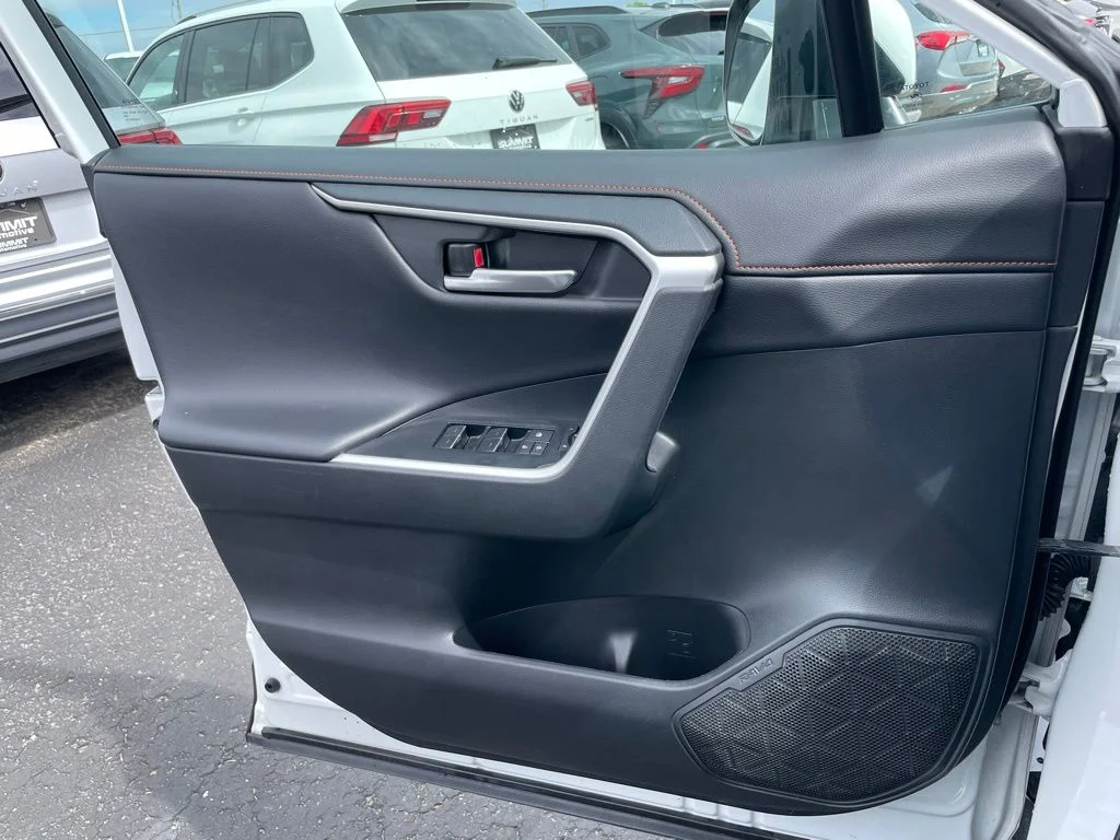 Used 2024 Toyota RAV4 - photo 44