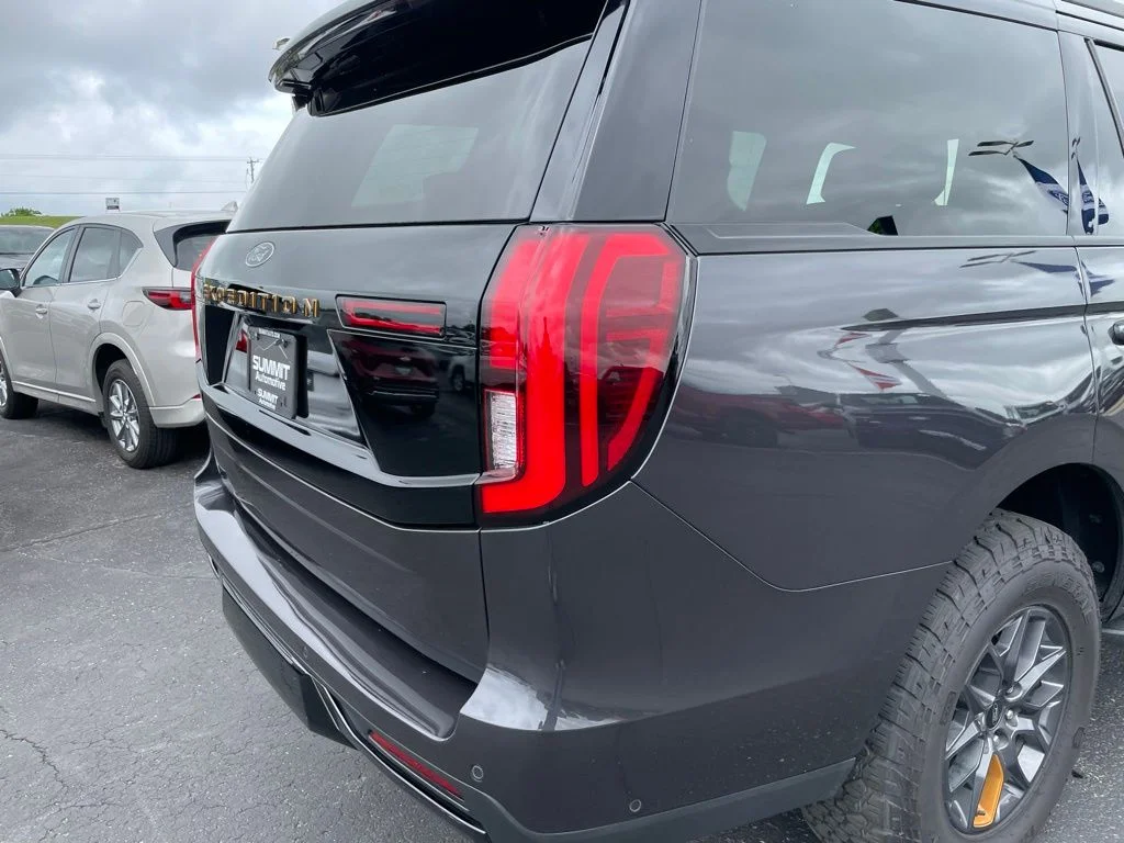 Used 2025 Ford Expedition - photo 38