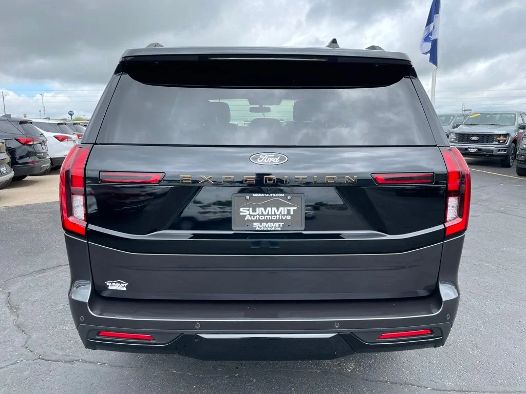 Used 2025 Ford Expedition - photo 39
