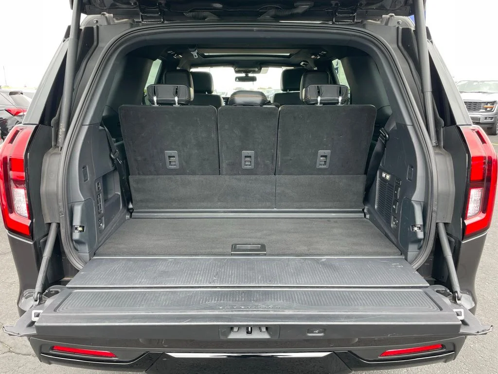 Used 2025 Ford Expedition - photo 41