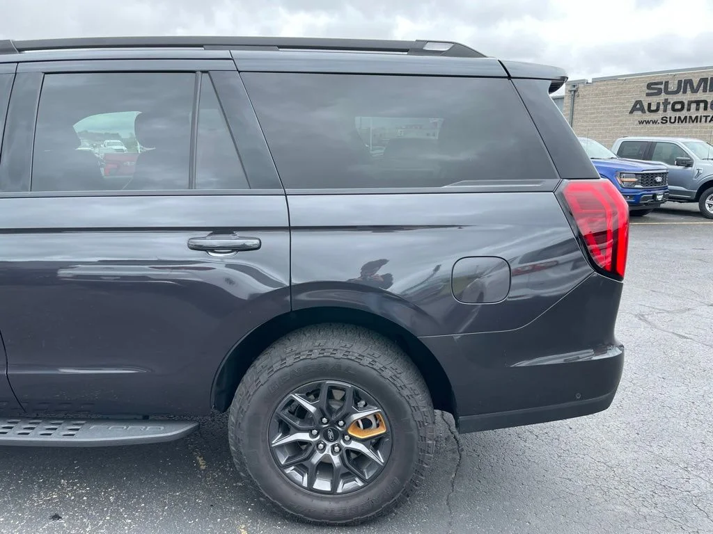 Used 2025 Ford Expedition - photo 48