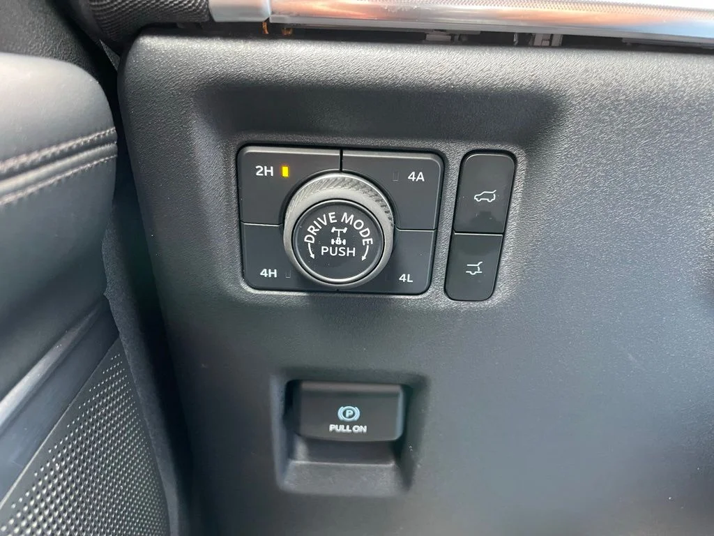 Used 2025 Ford Expedition - photo 56