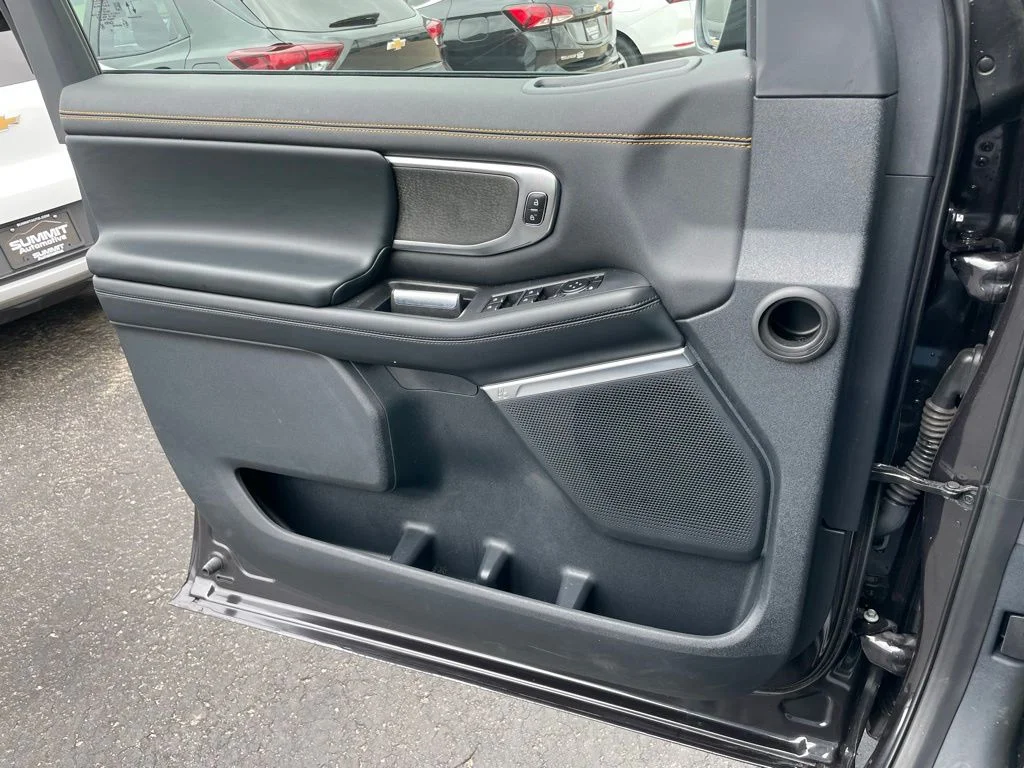 Used 2025 Ford Expedition - photo 61