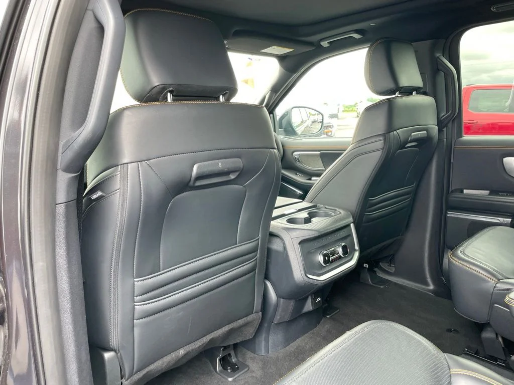 Used 2025 Ford Expedition - photo 62