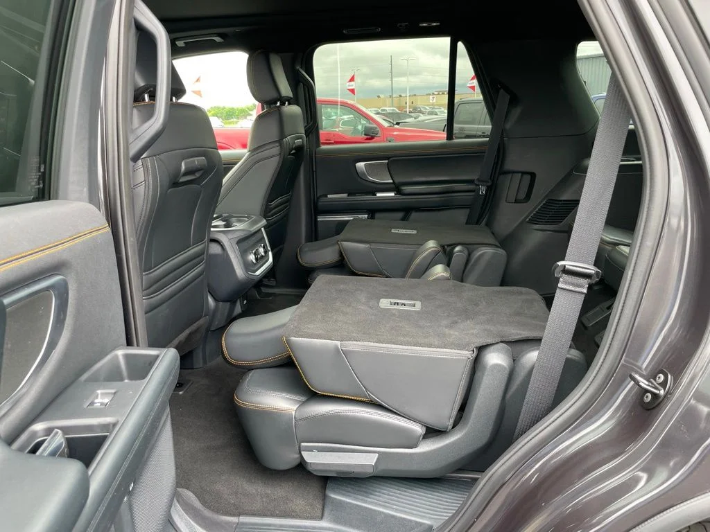 Used 2025 Ford Expedition - photo 63