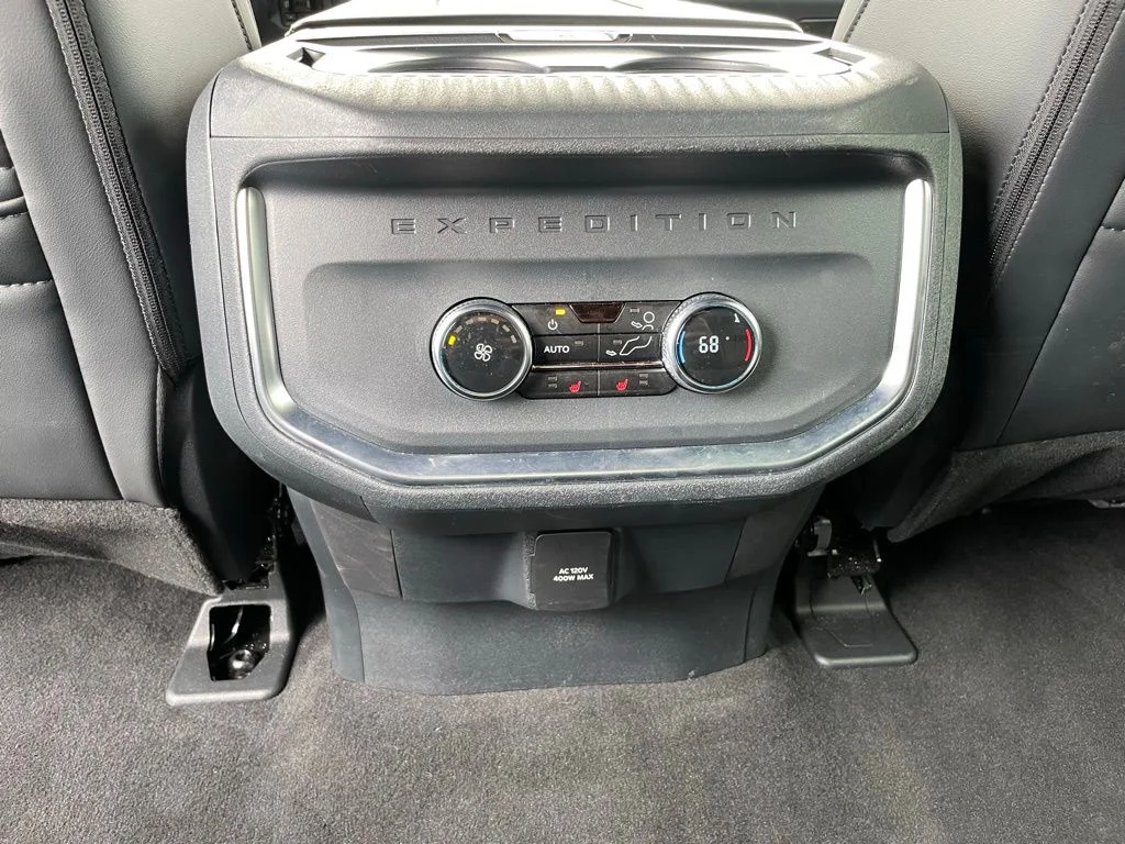 Used 2025 Ford Expedition - photo 64
