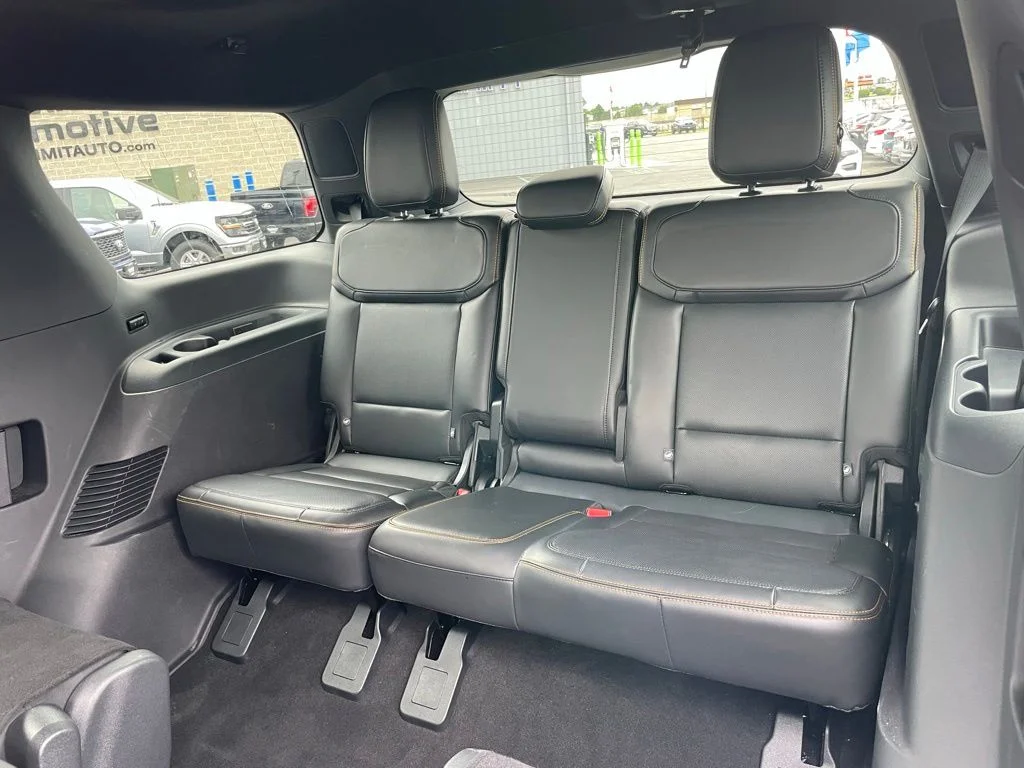 Used 2025 Ford Expedition - photo 10