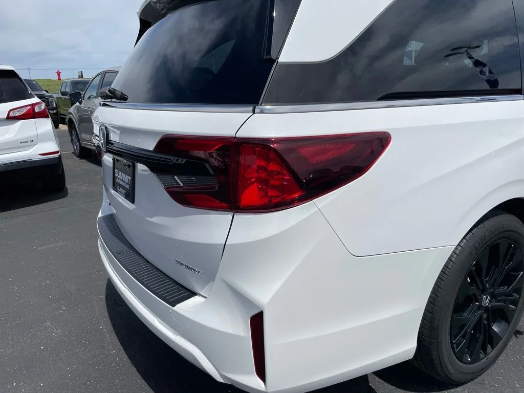 Used 2025 Honda Odyssey - photo 34